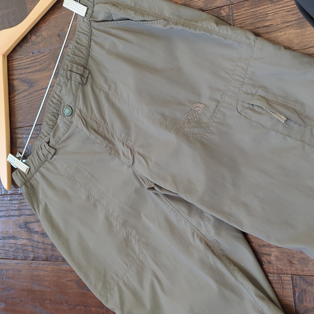 THE NORTH FACE I Lightweight Nylon Active Hiking Outdoor Capri Cargo Pants, 10 - Picture 1 of 13
